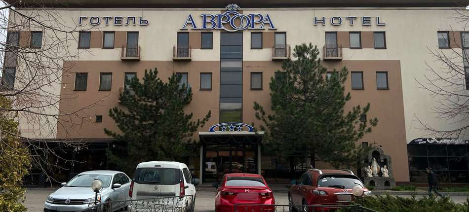 Mục tiêu của cuộc tấn công này, khách sạn Aurora, được cho là nơi ở của các cố vấn quân sự nước ngoài, làm nhiệm vụ huấn luyện cho Quân đội Ukraine và lính đánh thuê nước ngoài. Cuộc tấn công này cho thấy khả năng nắm bắt chính xác thông tin tình báo chiến trường của Quân đội Nga, cũng như khả năng tấn công chính xác các mục tiêu quan trọng của đối phương.