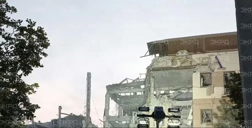 Điều đáng nói, pha tấn công này còn được một người dân Ukraine “phát sóng trực tiếp” bằng điện thoại di động. Tình huống bất ngờ này khiến hoạt tấn công vào mục tiêu đã được "truyền hình trực tiếp"; ở một mức độ nhất định, chắc chắn đã chứng minh tính xác thực của cuộc tiến công.