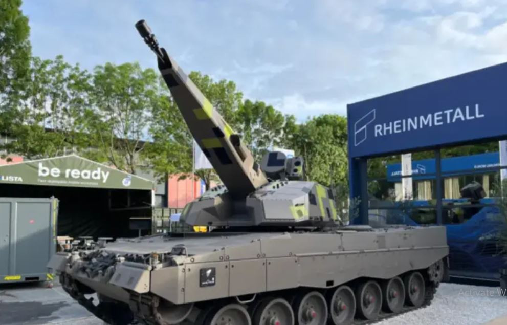 Các đối tác phương Tây của Ukraine đã có những kinh nghiệm về UAV FPV của Nga, nên đã tích cực phát triển vũ khí chống UAV. Tại triển lãm kỹ thuật quân sự Eurosatory đang diễn ra ở Paris, hãng Rheinmetall của Đức đã giới thiệu ba mẫu pháo phòng không chống UAV đầy hứa hẹn, điều này đã thu hút sự quan tâm lớn của những khách hàng tiềm năng.