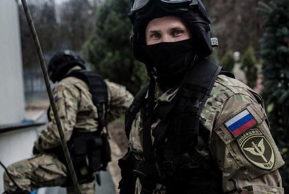 Tổng thống Ukraine Zelensky đã tuyên bố trước đó rằng, Kiev sẽ không từ bỏ Bakhmut; tuy nhiên Quân đội Ukraine đã giảm số lượng quân tiếp viện và một số quân tiếp viện hoàn toàn không thể tiếp cận tiền tuyến, vì Quân đội Nga đã cắt đứt gần như mọi tuyến đường vào thành phố.