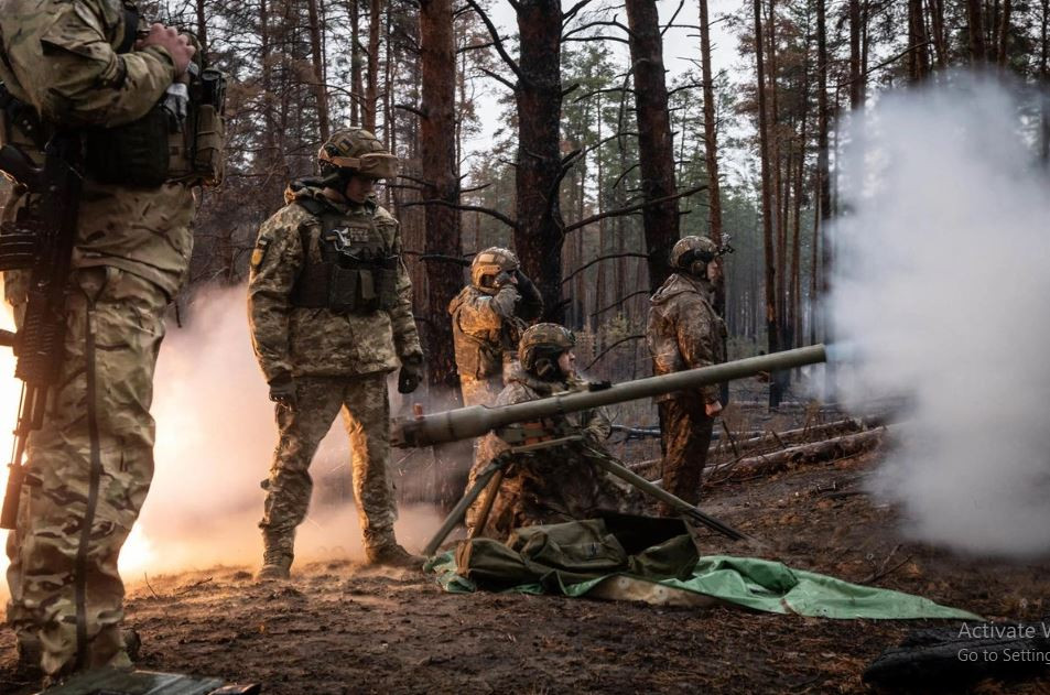 Trở lại chiến trường Ukraine, theo thông tin của trang RV Voenkory, trong một loạt đợt phản công, quân Nga đã buộc quân Ukraine phải rời xa tuyến phòng thủ “răng rồng” ở Rabotino, tỉnh Zaporozhye và giành lại một khu vực rộng lớn. 
