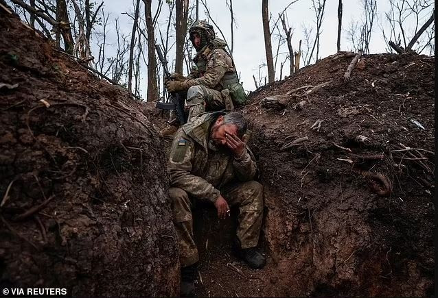 Tại phía nam thị trấn Orekhov, Quân đội Nga tiếp tục tấn công và chiếm được khu vực quan trọng giữa Kopani và Rabotino. Ở phía nam và phía tây Rabotino, lực lượng Nga tiến vào khu vực chính diện rộng 2,5 km và sâu 1 km. 