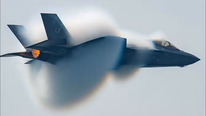 F-35 đã hoạt động trên thị trường quốc tế trong khu vực này trong nhiều năm; nhưng trong vòng 24 tháng qua, dù là bất ngờ hay là theo quy luật, các vấn đề nghiêm trọng với máy bay đã bắt đầu xuất hiện.