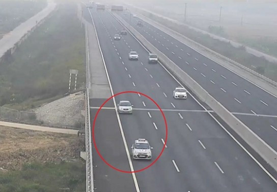 Yang lưu ý rằng, nhóm của ông đã tạo ra một phương pháp nhận dạng và theo dõi mới, có thể thực hiện việc tấn công chính xác các mục tiêu chuyển động trên các quỹ đạo không thể đoán trước, chẳng hạn như một chiếc ô-tô, nó có thể quay đầu bất cứ lúc nào.