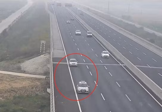 Yang lưu ý rằng, nhóm của ông đã tạo ra một phương pháp nhận dạng và theo dõi mới, có thể thực hiện việc tấn công chính xác các mục tiêu chuyển động trên các quỹ đạo không thể đoán trước, chẳng hạn như một chiếc ô-tô, nó có thể quay đầu bất cứ lúc nào.