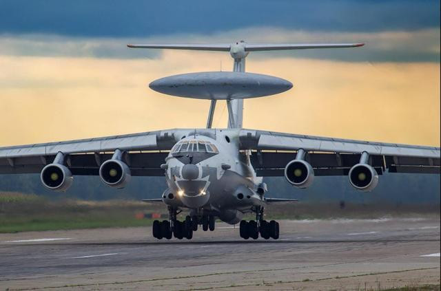 Tại sao đó là đòn nặng nề với Quân đội Nga? Bởi vì máy bay cảnh báo sớm và máy bay chỉ huy trên không hiện nay của Nga thậm chí còn có giá trị hơn máy bay ném bom chiến lược, nhưng số lượng lại quá ít. Thậm chí truyền thông Ukraine còn ví đó là “Tàu tuần dương mới Moscow".