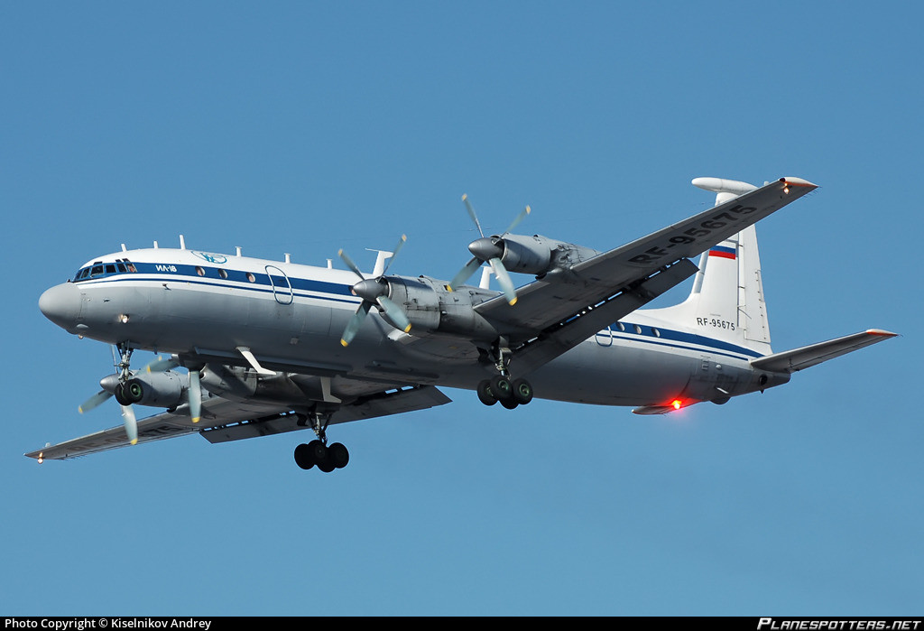 Cũng giống như máy bay cảnh báo sớm A-50U, máy bay chỉ huy không quân IL-22 cũng đều được hiện đại hóa, nâng cấp trên thân máy bay cũ, chứ không có máy bay mới sản xuất. Như vậy có thể thấy, Nga vẫn chưa có thể sản xuất những loại máy bay tác chiến điện tử thế hệ mới.