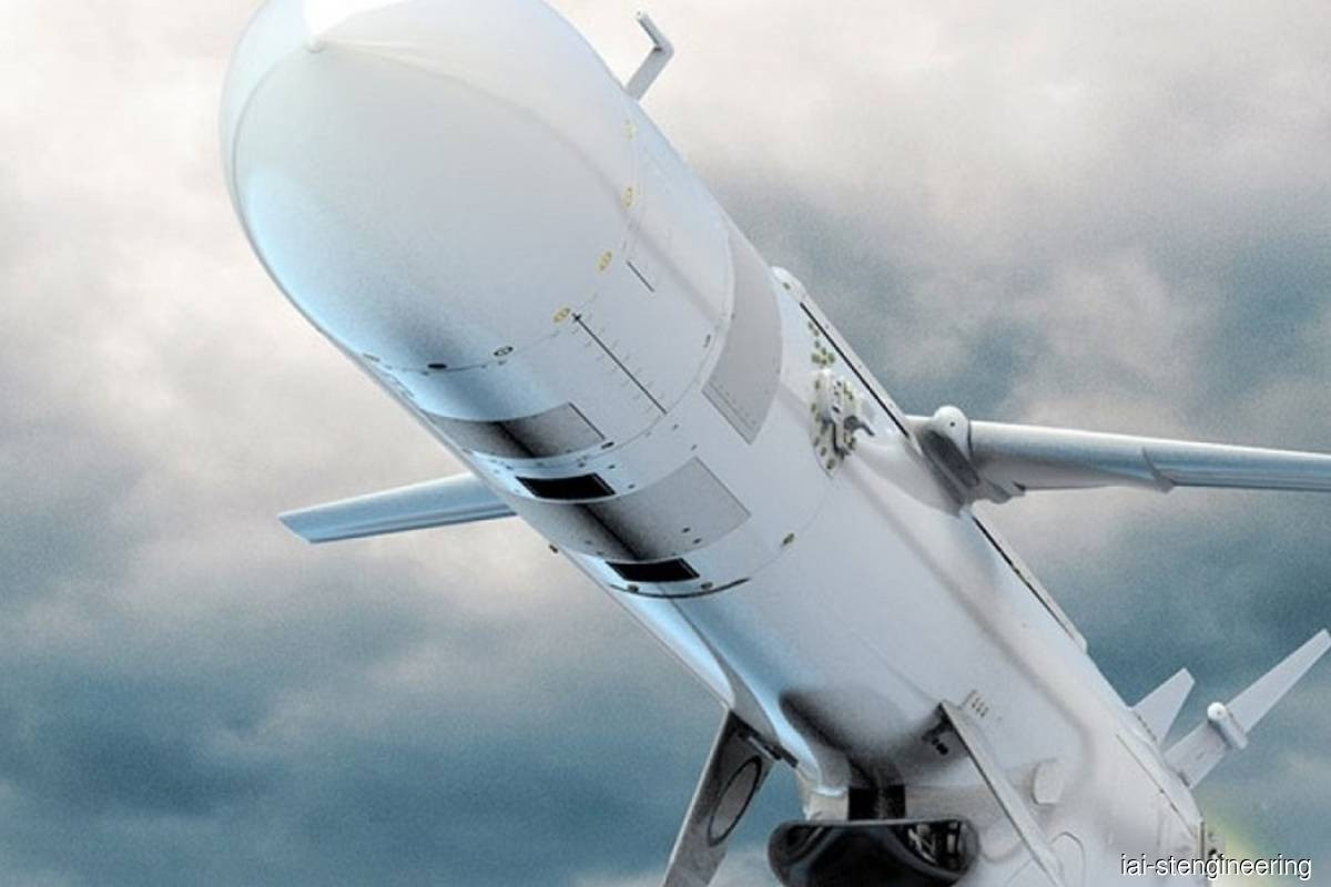 Đối với hầu hết các quốc gia khác, thỏa thuận giữa quốc gia châu Âu nhỏ bé này và ngành công nghiệp hàng không vũ trụ Israel có thể không phải là vấn đề lớn. Tuy nhiên, tên lửa hành trình Blue Spear mà Estonia mua từ Israel, là tên lửa chống hạm đầu tiên của nước này.