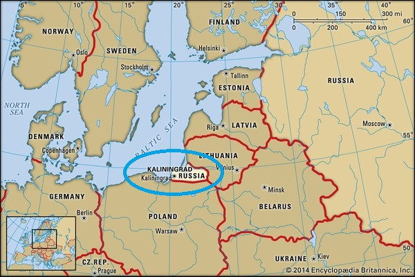 Vùng lãnh thổ Kaliningrad nằm ngoài đất mẹ Nga, nằm kẹp giữa Ba Lan và Lithuania, đây là một địa điểm kỳ lạ còn sót lại từ Thế chiến thứ hai. Vùng lãnh thổ này từng thuộc của Đức và sau đó trở thành lãnh thổ Nga.