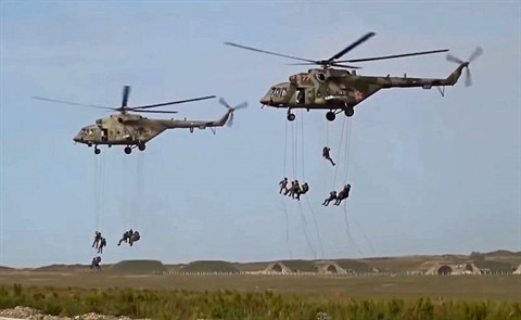 Trên thực tế, điều này đã xảy ra cách đây mười năm. Đáp lại, Nga đã mở một tuyến đường thương mại hàng hải mới giữa St.Petersburg và Kaliningrad. Chắc chắn, vùng đất này của Nga sẽ phụ thuộc thường xuyên hơn vào các hạm đội tiếp tế trong thời chiến.