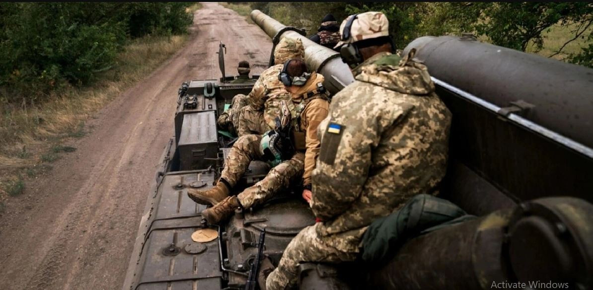 Sau khi tung liên tiếp hơn 10 lữ đoàn cơ động từ các mặt trận khác nhau tới tăng viện cho mặt trận Kharkov, thì quân số và vũ khí của Quân đội Ukraine vẫn đang tiếp tục được đưa đến mặt trận này. Điều này cho thấy quyết tâm đánh bật Quân đội Nga về bên kia biên giới của Ukraine.