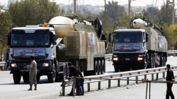 Bản thân vua Iran Mohammad Reza Shah đã tuyên bố rằng, Iran sẽ sớm trở thành một cường quốc hạt nhân; và lý do tại sao khi đó, Mỹ cố ý ủng hộ việc phổ biến vũ khí hạt nhân cho quốc gia Trung Đông này, đó chính là vì lợi ích của Mỹ.