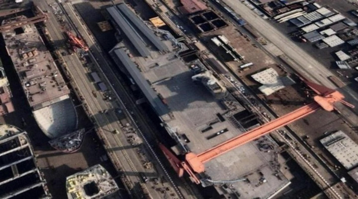 Các chuyên gia từ CSIS, đã theo dõi việc đóng tàu sân bay của Trung Quốc trong nhiều năm; nếu Trung Quốc tiến hành hạ thủy thuận lợi, thì họ cũng phải tốn nhiều thời gian nữa mới có thể đưa tàu sân bay Type 003 vào biên chế của PLAN. Còn nếu hoàn thiện khả năng chiến đấu, thì từ khi hạ thủy đến khi đó phải mất từ 5-7 năm.