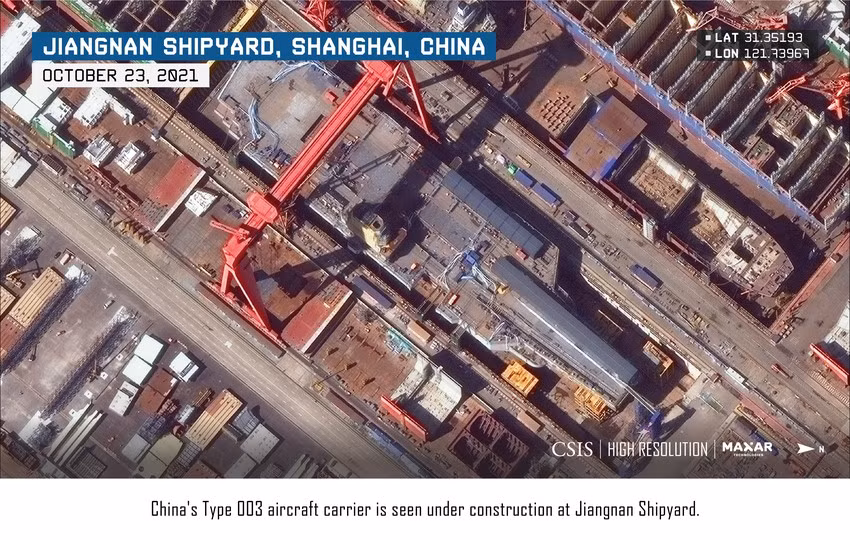 Việc phát triển tàu sân bay mới hoàn toàn, là một phần trong quá trình hiện đại hóa quân đội của Trung Quốc trên diện rộng, khi nước này tìm cách mở rộng ảnh hưởng trong khu vực. 