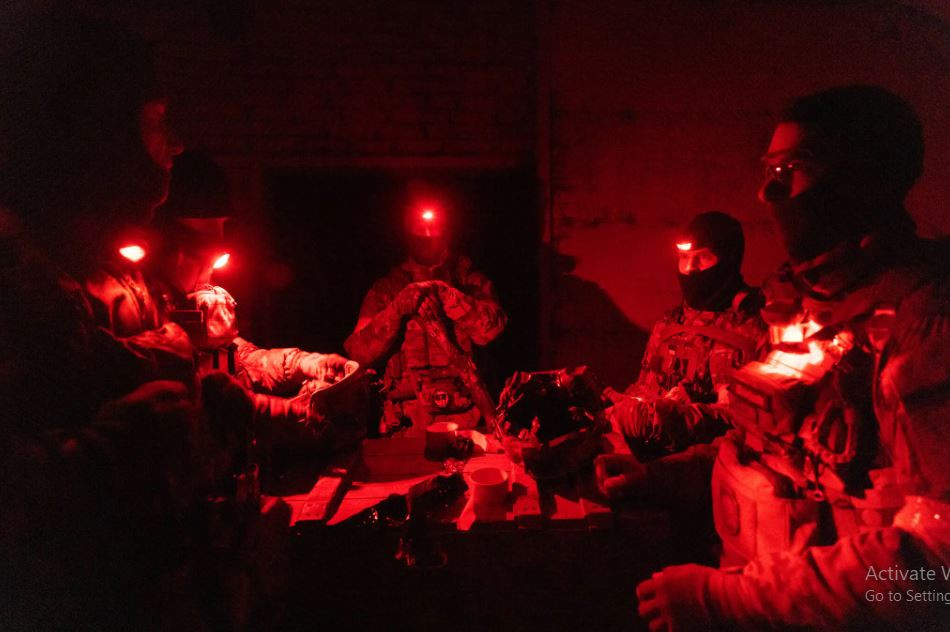 Theo Tướng Alaudinov, tổng cộng có khoảng 12 nghìn quân Ukraine và lính đánh thuê nước ngoài đã xâm chiếm khu vực Kursk. Chỉ huy Akhmat nhấn mạnh rằng, rất khó khăn trong những ngày đầu tiên của chiến dịch, chủ yếu là do khó xác định được vị trí của các đơn vị địch đã tiến lên ở đâu và quân số, vũ khí, trang bị bao nhiêu? Cùng với đó là vô số tin giả lan truyền trên internet, gây bất lợi cho Nga.