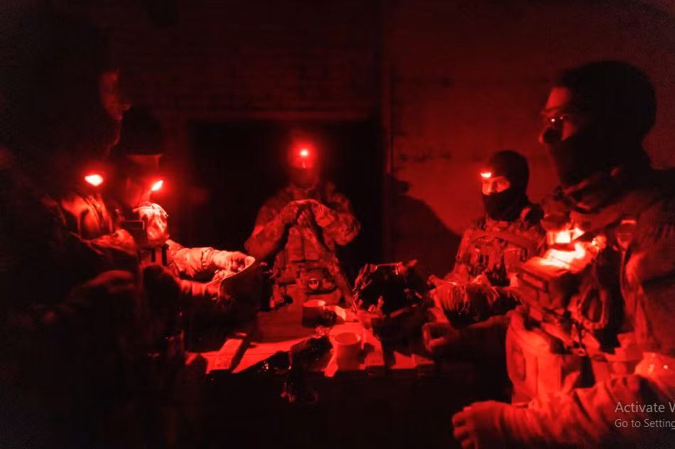 Theo Tướng Alaudinov, tổng cộng có khoảng 12 nghìn quân Ukraine và lính đánh thuê nước ngoài đã xâm chiếm khu vực Kursk. Chỉ huy Akhmat nhấn mạnh rằng, rất khó khăn trong những ngày đầu tiên của chiến dịch, chủ yếu là do khó xác định được vị trí của các đơn vị địch đã tiến lên ở đâu và quân số, vũ khí, trang bị bao nhiêu? Cùng với đó là vô số tin giả lan truyền trên internet, gây bất lợi cho Nga.