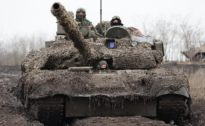 Theo nguồn tin quân sự của Ukraine, Quân đội Nga đang tập trung một lực lượng quân lớn ở phía đông thành phố Siversk với lực lượng gồm 15 lữ đoàn. Thông tin chính xác hơn về vấn đề này hiện vẫn chưa được cung cấp.