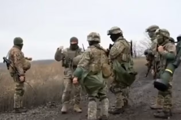 Trong cuộc tấn công của Quân đội Ukraine, ngoài hỏa lực pháo binh, một số đơn vị còn được trang bị tên lửa Javelin của Mỹ, với số lượng đủ để thực hiện thành công cuộc tấn công vào cả Avdeevka và Yasinovaty. 