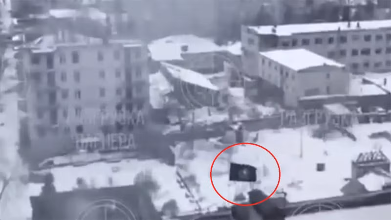 Trong chiến dịch phòng thủ tại Bakhmut, quân đội Ukraine đã mất một khu vực phòng thủ rộng 4 km2. Ngày 3/4, ông Prigozin, người đứng đầu Công ty lính đánh thuê Wagner (Wagner PMC), xác nhận rằng quân của ông đã tràn ngập tòa nhà hành chính thành phố Bakhmut và đích thân ông đã giương cờ của Wagner PMC và cờ Nga trên đống đổ nát của tòa nhà. 