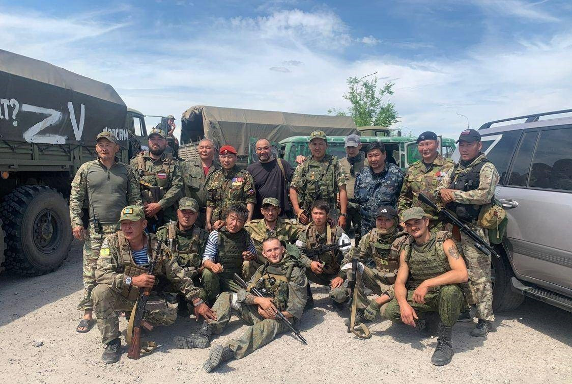 Hiện cũng có thông tin cho rằng, Quân đội Nga đã điều động một số lượng lớn quân từ hướng Izyum để tăng cường cho mặt trận Kherson, cộng với quân Nga đã được tập kết tại khu vực Kherson từ trước, tổng Quân đội Nga tại đây đến 30 tiểu đoàn chiến đấu tăng cường. Đây đều là những đơn vị chiến đấu tinh nhuệ của Quân đội Nga.