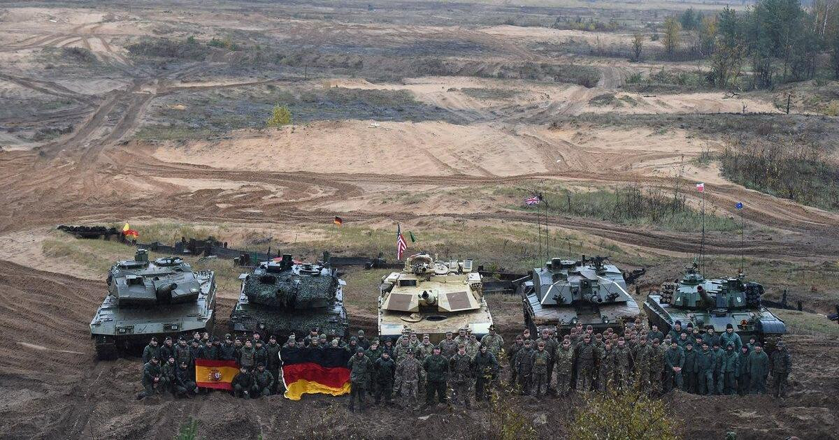 Tạp chí Reporter của Nga cho biết, một vài nguồn tin mật bị rò rỉ từ phía Mỹ cho rằng, những chiếc xe tăng Challenger 2 được biên chế cho lực lượng "dự bị chiến lược"; cụ thể đó là Lữ đoàn tấn công đường không 82, đơn vị được đánh giá mạnh nhất Quân đội Ukraine hiện nay. 