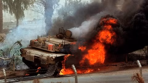 Quân đội Ukraine hy vọng rằng, những chiếc xe tăng M1A1 của Mỹ sẽ đem đến cho Quân đội Ukraine những thành công nhất định ngay khi xuất hiện trên chiến trường. Tuy nhiên, theo chuyên gia Leonkov, Ukraine đang vô ích khi đặt cược thêm vào chiếc xe tăng này, vì M1A1 cháy rất to; giống như những cuộc xung đột trước đây chúng đã tham gia.