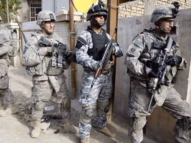 Mặc dù chiến đấu bài bản như vậy, nhưng Quân đội Mỹ rất khó có thể nhanh chóng chiếm được mục tiêu và giảm thương vong bằng cách từng bước tiêu diệt các hỏa điểm và chiến đấu trên từng con phố. 