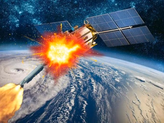 Với việc phá hủy vệ tinh Kosmos-1408 vào ngày 15/11 đã tạo ra một đám mây mảnh vụn không gian đe dọa Trạm Vũ trụ Quốc tế. Bảy thành viên phi hành đoàn trên ISS (gồm 4 người Mỹ, 2 người Nga, 1 người Đức) có thể nhanh chóng quay trở lại Trái đất nếu các mảnh vỡ va vào trạm.