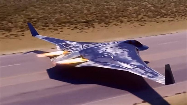 Với triết lý như vậy, các chuyên gia có thể nghĩ, PAK DA là mối đe dọa lớn nhất đối với Mỹ trong bất kỳ chương trình quốc phòng nào của Nga. Nhưng người ta còn phải chờ xem chiếc máy bay ném bom này tàng hình đến mức nào, và trên thực tế rất có thể, PAK DA chỉ tồn tại trên các bản vẽ thiết kế mà thôi. Nguồn ảnh: Sina.