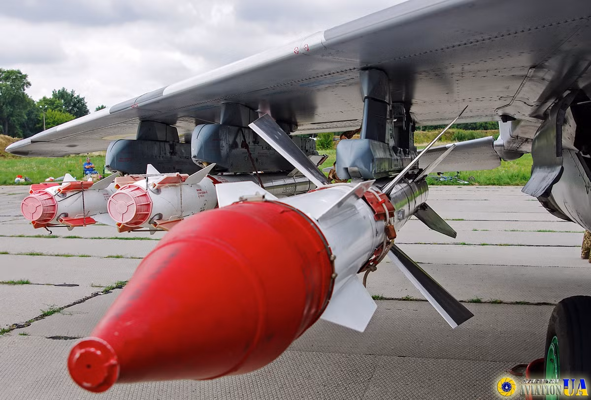 Kha nang sieu viet cua Su-35 Nga khi tham chien tai Ukraine-Hinh-5