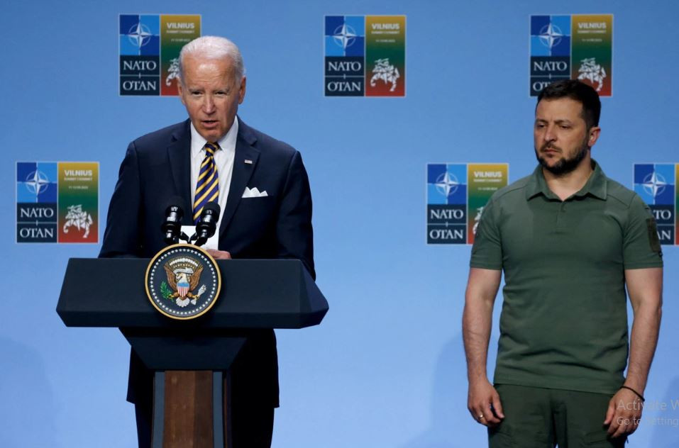 Theo nguồn tin, một trong những mục tiêu chính trong chuyến đi của Tổng thống Zelensky là thuyết phục Mỹ cho phép Ukraine sử dụng vũ khí viện trợ để tấn công sâu vào các mục tiêu ở Nga, tuy nhiên Chính quyền Biden đã không đồng ý với yêu cầu này của Kiev, lo ngại cuộc chiến leo thang đến mức “mất kiểm soát”.