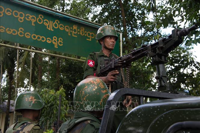 Chiếc máy bay này ban đầu được lên kế hoạch sử dụng để sơ tán quân nhân Myanmar vào bang Mizoram của Ấn Độ để xin tị nạn, sau các cuộc xung đột khốc liệt với các nhóm vũ trang nổi dậy. Cho đến nay, tổng cộng 635 binh sĩ Myanmar đã xin tị nạn ở Ấn Độ, trong đó có 276 người đã vào lãnh thổ Ấn Độ từ tuần trước.