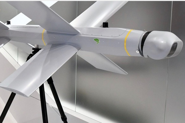 Một yếu tố khác góp phần vào ưu thế của Lancet-3 so với xe tăng 2A6 của Đức là hệ thống ngắm chính xác của nó. Kể từ tháng 3 năm nay, nhiều thông tin cho biết, UAV Lancet-3 đã được trang bị hệ thống dẫn đường quang điện (EO) tối tân, do vậy càng nâng cao mức chính xác của loại UAV này.