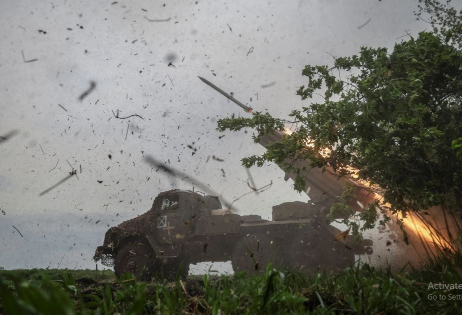 Sau khi tái tổ chức, Tập đoàn quân Donetsk số 1 được tổ chức thành 6 lữ đoàn bộ binh cơ giới (BBCG); hiện tại, ngoại trừ Lữ đoàn 5 và Lữ đoàn 110 được tăng cường cho Cụm quân phía nam và đang tấn công Krasnohorivka; còn lại là 4 lữ đoàn BBCG đều do Cụm quân Trung tâm chỉ huy, chiến đấu ở phía tây thành phố Avdiivka.