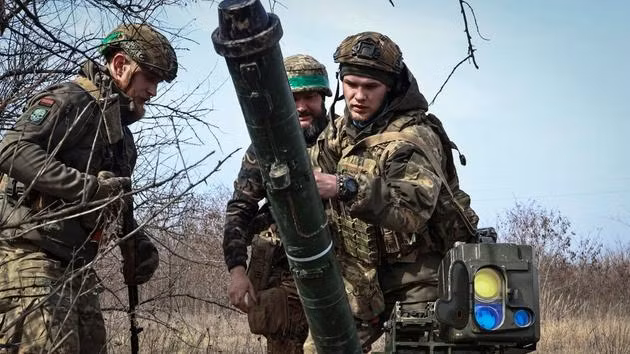 Vì vậy, các hoạt động trinh sát của Quân đội Ukraine phải được tiến hành đồng thời và toàn diện trên một mặt trận rộng lớn, để có sự hiểu biết toàn diện về tình hình của đối phương. Nên nhớ sông Dnieper có chiều rộng hơn 1 km (khu vực Kherson); nếu không tính toán kỹ, vượt sông sẽ là hành động tự sát.