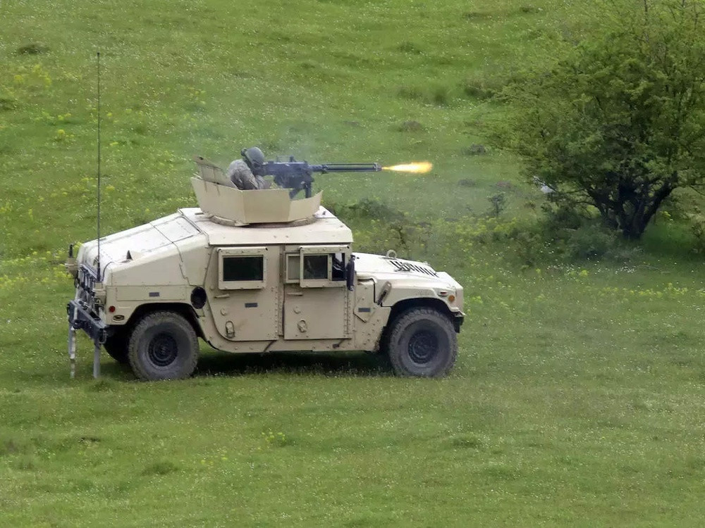 Nhưng rất có thể, hành động vượt sông Dnieper của Quân đội Ukraine chỉ đánh đòn nhử, nhằm che đậy hướng tấn công thực sự; hoặc đó là đòn tấn công thăm dò. Từ góc độ học thuyết quân sự Liên Xô, trinh sát ở những vị trí hẹp riêng lẻ. Sẽ không thể nắm được tình hình của đối phương. 