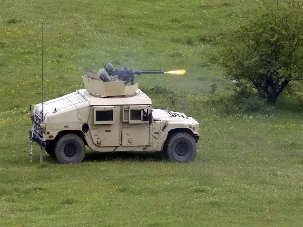 Nhưng rất có thể, hành động vượt sông Dnieper của Quân đội Ukraine chỉ đánh đòn nhử, nhằm che đậy hướng tấn công thực sự; hoặc đó là đòn tấn công thăm dò. Từ góc độ học thuyết quân sự Liên Xô, trinh sát ở những vị trí hẹp riêng lẻ. Sẽ không thể nắm được tình hình của đối phương. 