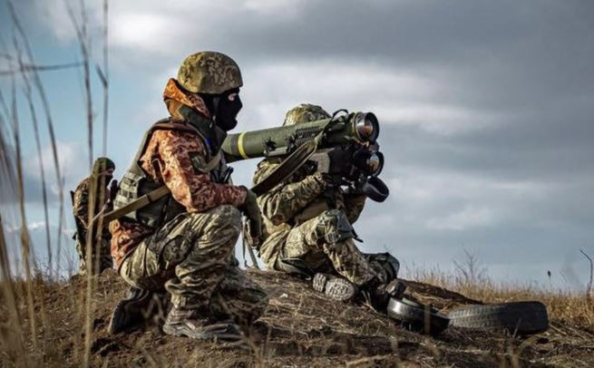 Theo quan điểm hiện tại, Quân đội Ukraine chủ yếu sử dụng các con tàu nhỏ của Mỹ viện trợ để vượt sông Dnieper. Nhưng nếu phát động một cuộc tấn công quy mô lớn, thì họ phải xây dựng cầu phao. Chỉ bằng cách liên tục bổ sung vũ khí, đạn dược và quân số, điểm xuất phát tấn công đầu cầu mới có thể trụ được nếu như Nga phát động tấn công vào đây. 