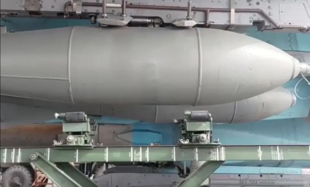 Trên thực tế, quân Ukraine ở Volchansk đã thấy mình đang ở trong một cái vạc, mà không có cơ hội di chuyển sang phía bên kia. Trong các nguồn thông tin của Ukraine, cây cầu này được gọi là "Cầu tử thần", vì nhiều lính Ukraine đã chết ở đó, khi cố gắng thoát khỏi làn đạn pháo binh của Nga. Bây giờ họ đang bị tước đi cơ hội cuối cùng.