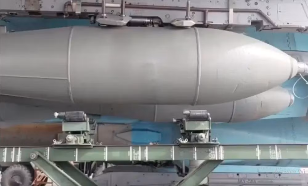 Trên thực tế, quân Ukraine ở Volchansk đã thấy mình đang ở trong một cái vạc, mà không có cơ hội di chuyển sang phía bên kia. Trong các nguồn thông tin của Ukraine, cây cầu này được gọi là "Cầu tử thần", vì nhiều lính Ukraine đã chết ở đó, khi cố gắng thoát khỏi làn đạn pháo binh của Nga. Bây giờ họ đang bị tước đi cơ hội cuối cùng.