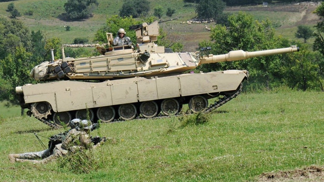 Hiện tại, người ta biết rằng, vài chục đơn vị xe bọc thép của Mỹ có thể được triển khai ở biên giới giữa Romania và Ukraine. Đây là số xe tăng hạng nặng M1A2 Abrams và xe chiến đấu bộ binh Bradley.