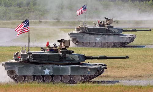 Hiện vẫn chưa rõ chính xác bằng cách nào, mà xe tăng và các phương tiện bọc thép khác của Quân đội Mỹ tiến vào lãnh thổ Romania; tuy nhiên theo các ý kiến của các chuyên gia, số vũ khí này đang được chuyển rất nhanh về phía biên giới Ukraine.