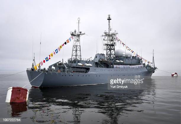 Theo thông tin từ truyền thông Nga, tàu trinh sát Vasily Tatishchev của Hải quân Nga, đang hướng về phía đông. Đây là con tàu không được trang bị vũ khí tấn công, ngoại lệ duy nhất là pháo phòng không; hải trình của con tàu này bị giám sát chặt chẽ, không chỉ bởi các tàu của NATO, mà còn cả máy bay tuần tra. 