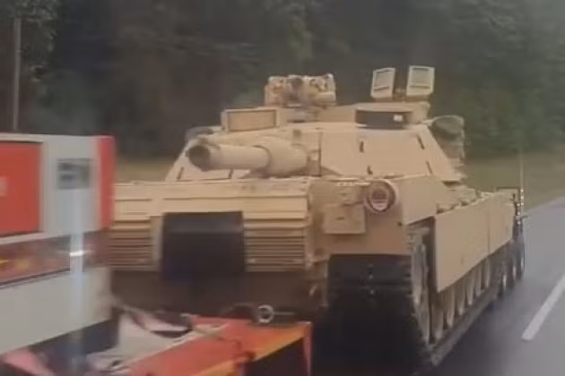 Trong bối cảnh căng thẳng chưa lắng dịu, Mỹ đã bắt đầu điều xe tăng hạng nặng và xe bọc thép hạng nhẹ tới biên giới với Ukraine và Romania; dường như chuẩn bị sử dụng các phương tiện này để đối phó lại các hành động tấn công của Nga.