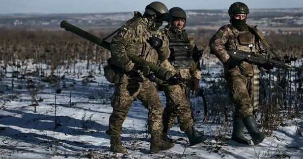 Chiến dịch bỏ chỗ mạnh, đánh chỗ yếu của Nga, thực ra có tác dụng chiến lược tương tự như cuộc tấn công của Ukraine vào Kursk. Giờ đây, Quân đội Nga có thể tiến lên đánh chiếm tỉnh Dnieper, và khi rút lui, họ có thể tiếp tục tấn công Pokrovsk. Như vậy tất cả con bài đều nằm trong tay Moscow. 