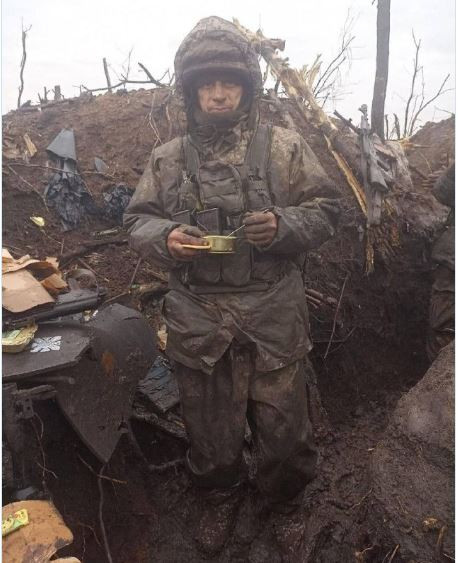 Quân đội NATO và quân đội Mỹ đều chưa từng đối đầu với đối phương có sức mạnh như vậy, cũng chưa từng có kinh nghiệm đối đầu trực diện với một đội quân chính quy quy mô lớn như Nga, việc NATO huấn luyện quân đội Ukraine, chỉ có thể là chiến thuật đánh du kích, để đối đầu với một cuộc xung đột mang tính tổng lực. 