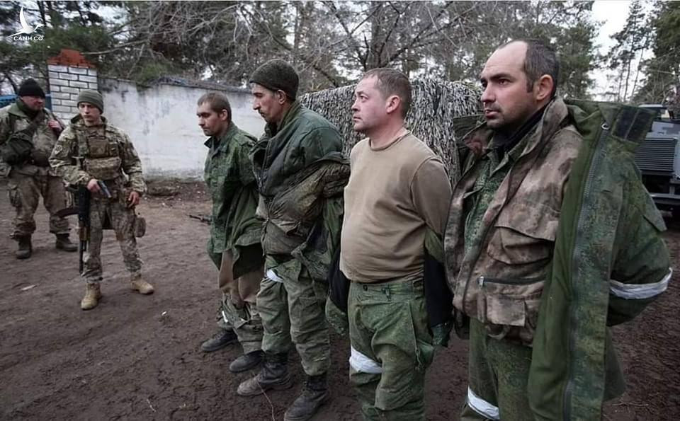 Các phương tiện truyền thông Hy Lạp cũng gọi video này là bằng chứng về tội ác chiến tranh của Kyiv và cho rằng, châu Âu nên “thức tỉnh” trước những tư tưởng phát xít mới ở Ukraine.