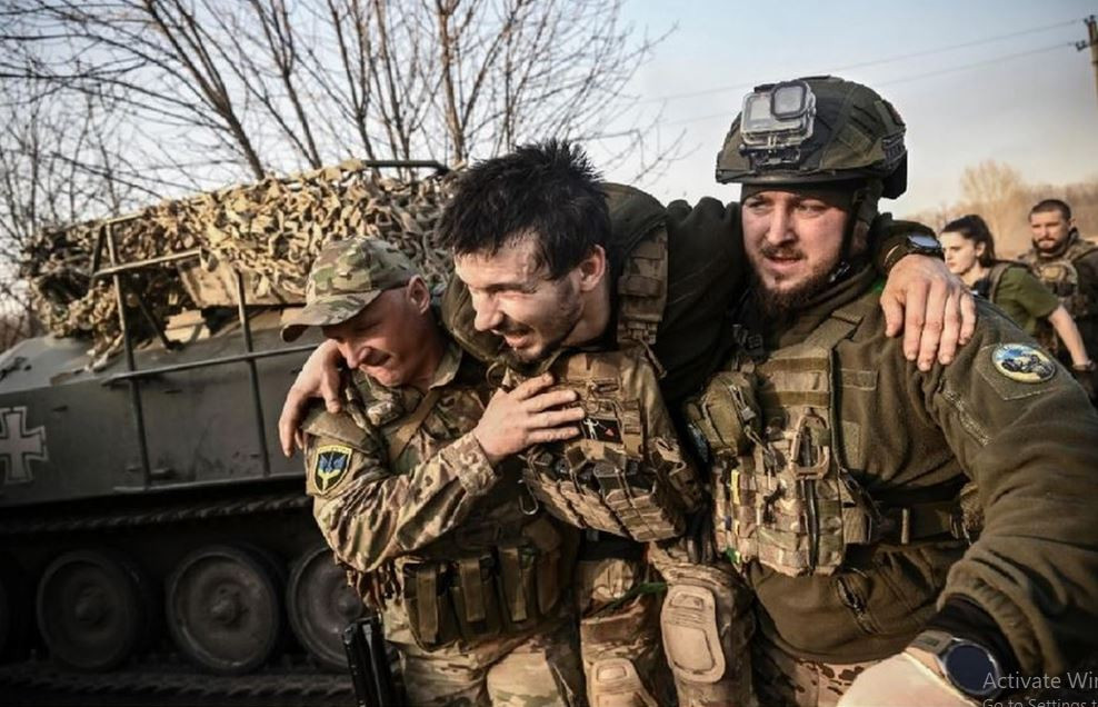 Theo truyền thông Nga, việc quân Ukraine rút khỏi Izmailovka, vô tổ chức như hành động của Lữ đoàn bộ binh cơ giới số 72 sử dụng, khi trốn thoát khỏi pháo đài Ugladal, họ cũng bị pháo binh Nga pháo kích dữ dội và chịu tổn thất nặng nề.