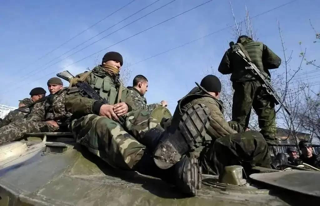 Tuy nhiên, cục diện chiến trường Ukraine vẫn như cũ, Quân đội Nga chưa phát động tấn công quy mô lớn. Nhiều đơn vị quân Nga đến chiến trường, nhưng gần như ở thế “án binh bất động”.