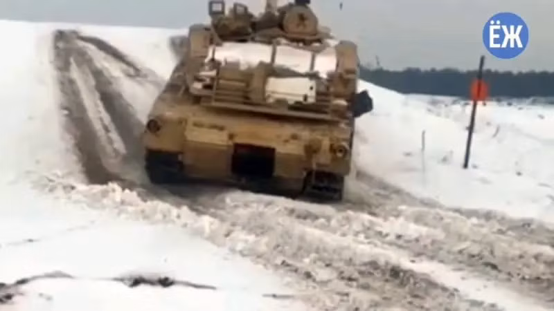 AFU đã nhận được tổng cộng 31 chiếc xe tăng M1A1SA Abrams của Mỹ vào mùa thu năm 2023. Ban đầu, có thông tin là Mỹ sẽ sản xuất 31 xe tăng phiên bản mới hơn là M1A2 cho Ukraine, quá trình này có thể mất một hoặc hai năm. Nhưng do yêu cầu của cuộc chiến, Lầu Năm Góc đã quyết định chuyển giao các phiên bản cũ hơn của xe tăng Abrams, là M1A1 cho Ukraine.